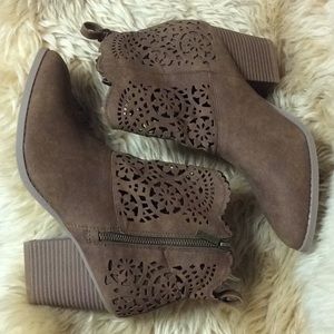 London fog laser cut ankle booties boots nwob